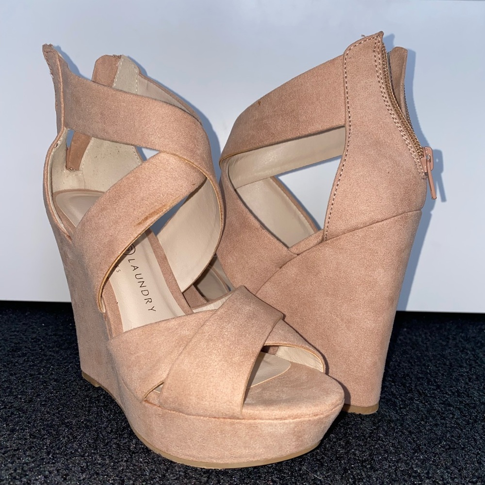 Nude Wedges